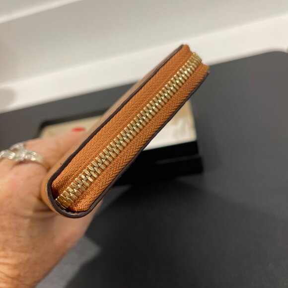 MCM Visetos Monogram Zip-Around Wallet (JB1406) - Picture 5 of 6